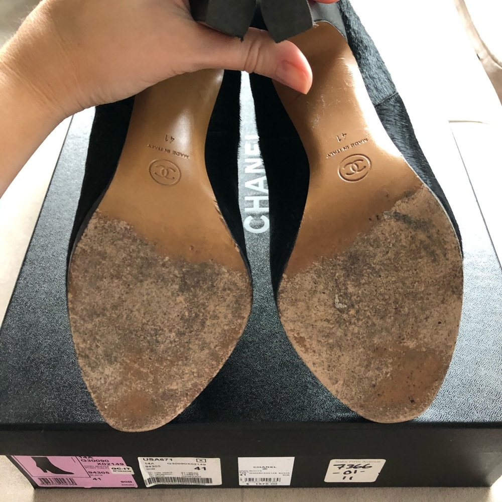 COPY - Chanel pony haired booties - Picture 4 of 8